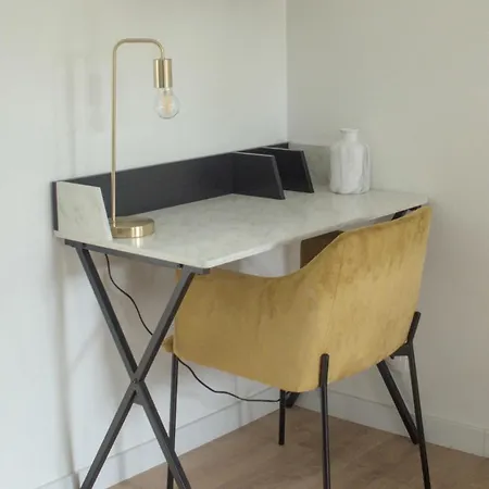 Calme Avec Exterieur Et Entree Autonome